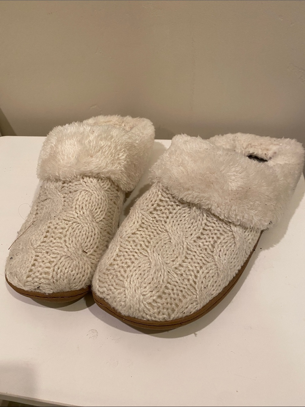 Dansko Cream Cable-Knit Faux-Fur Clog Slippers US 11 but rubs small